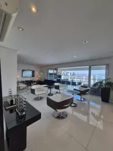 Apartamento com 3 Quartos para alugar, 206m² no Vila Romana, São Paulo