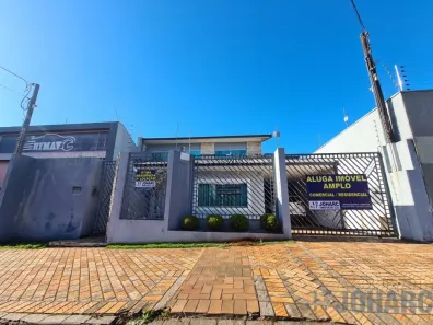 Casa com 3 Quartos para alugar, 300m² no Vila Agari, Apucarana