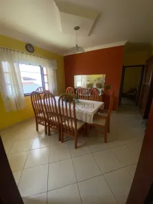 Sobrado com 4 Quartos à venda, 292m² no Jardim Terras de São João, Jacareí