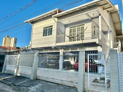 Casa com 4 Quartos à venda, 160m² no Barreiros, São José