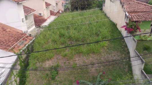 Lote/Terreno à venda, 587m² no Maria Paula, São Gonçalo
