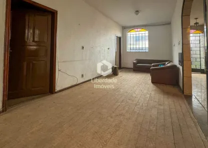 Imóvel Comercial com 7 Quartos à venda, 300m² no Carlos Prates, Belo Horizonte