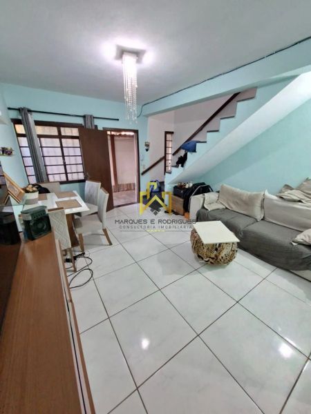 Casa com 2 quartos — Santa Amélia, Belo Horizonte