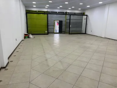 Ponto Comercial para alugar, 240m² no Alto da Serra, Petrópolis