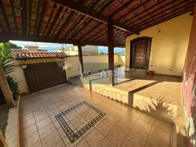Casa com 3 Quartos à venda, 200m² no Chácaras Califórnia, Contagem