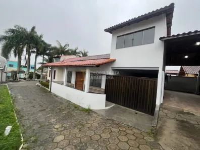 Casa com 3 Quartos à venda, 120m² no Três Vendas, Araruama