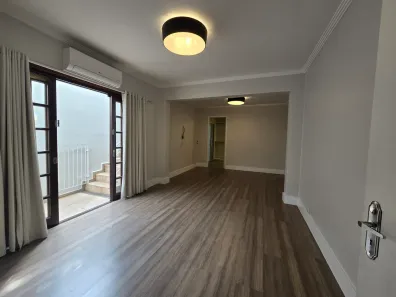 Casa de Condomínio com 4 Quartos para alugar, 160m² no Chácara Canta Galo, Cotia
