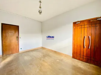 Imóvel Comercial com 5 Quartos para alugar, 120m² no Centro, Ibirité