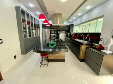 Casa com 6 Quartos à venda, 300m² no Jardim das Bandeiras, São Paulo