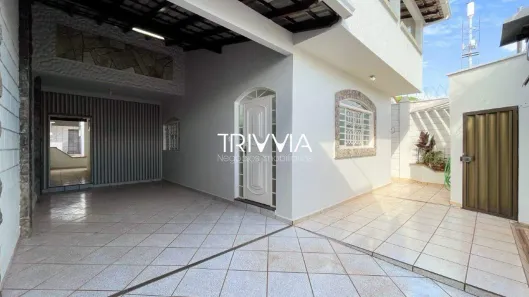 Casa com 3 Quartos para alugar, 244m² no Tibery, Uberlândia