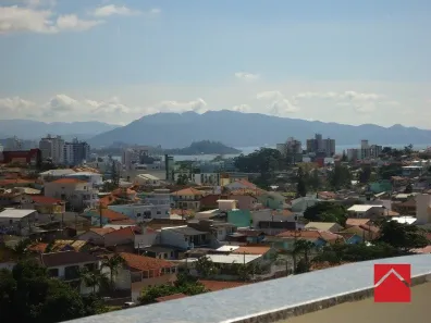 Apartamento com 3 Quartos à venda, 99m² no Capoeiras, Florianópolis