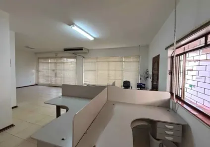 Casa com 3 Quartos para venda ou aluguel, 300m² no Jardim Shangri-la A, Londrina