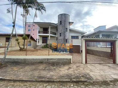 Casa com 4 Quartos à venda, 223m² no Pinheirinho, Criciúma