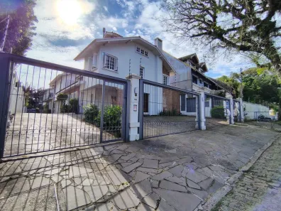 Casa de Condomínio com 3 Quartos para alugar, 224m² no Jardim Isabel, Porto Alegre