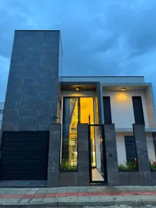 Casa com 3 Quartos à venda, 235m² no Aririú, Palhoça