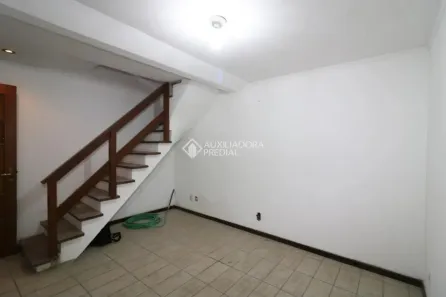 Casa com 3 Quartos para alugar, 150m² no Farrapos, Porto Alegre