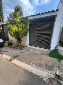 Casa de Condomínio com 3 Quartos à venda, 200m² no Capuava, Goiânia