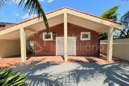 Casa com 2 Quartos à venda, 175m² no Balneario Arpoador, Peruíbe