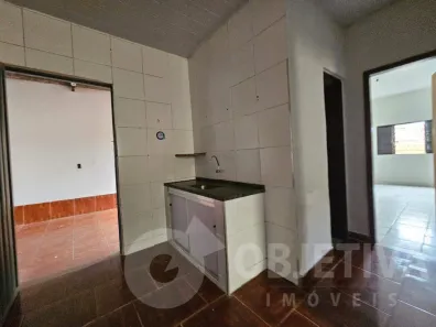 Casa com 2 Quartos para alugar, 90m² no Mansour, Uberlândia