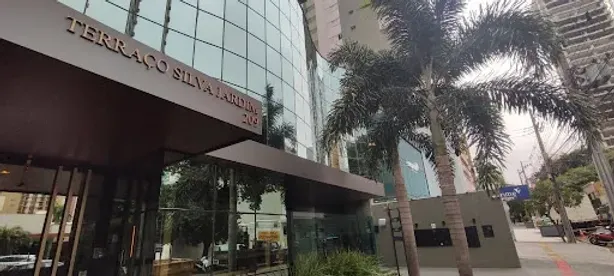 Apartamento com 4 Quartos para alugar, 217m² no Zona 01, Maringá