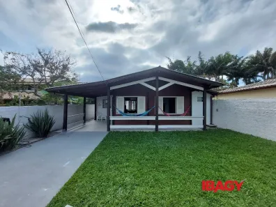 Casa com 2 Quartos para alugar, 90m² no Campeche, Florianópolis