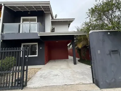 Sobrado com 3 Quartos à venda, 104m² no Costa e Silva, Joinville