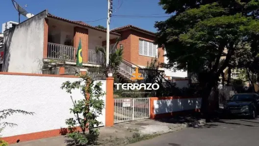 Casa com 3 Quartos à venda, 380m² no Laranjal, Volta Redonda