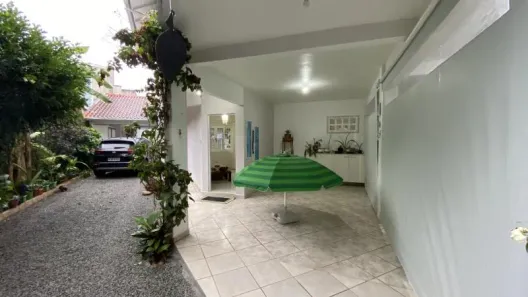 Casa com 3 Quartos para alugar, 175m² no Canasvieiras, Florianópolis