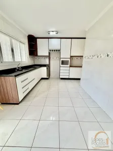 Casa com 2 Quartos para alugar, 186m² no Vila Thais, Atibaia