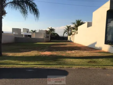 Lote/Terreno à venda, 338m² no COND. PALM PARK, Estiva Gerbi