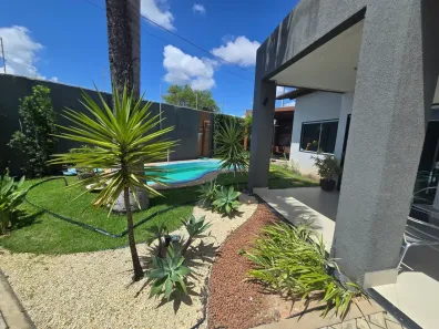 Casa com 4 Quartos à venda, 500m² no Candelária, Natal