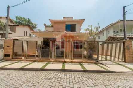 Casa de Condomínio com 3 Quartos à venda, 195m² no Maria Paula, Niterói