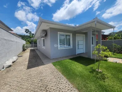Casa com 3 Quartos para alugar, 360m² no Centro, Águas Mornas