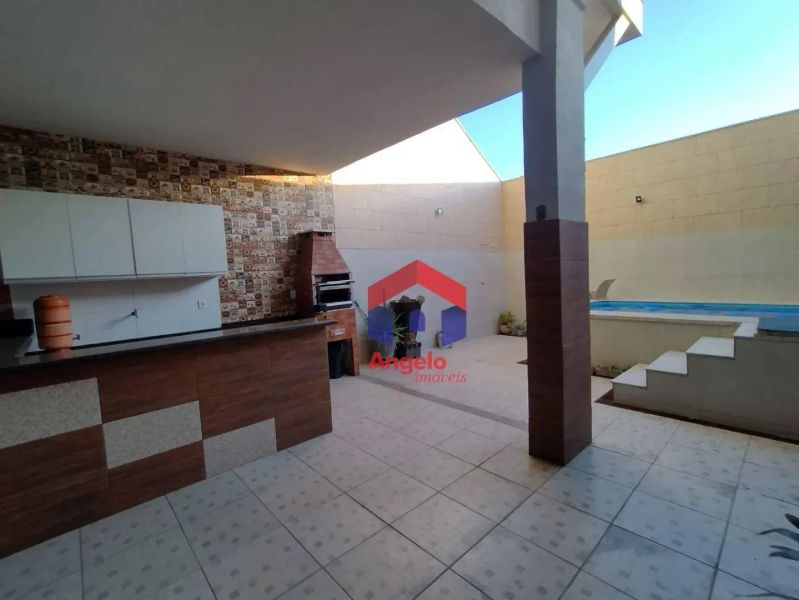 Casa com 3 quartos — Santa Mônica, Belo Horizonte
