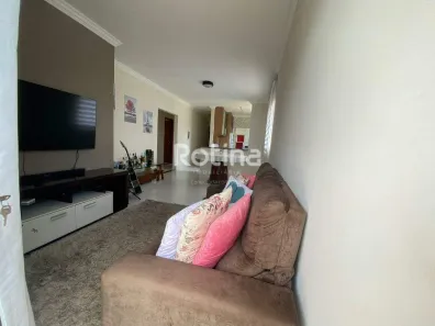 Apartamento com 3 Quartos à venda, 84m² no Santa Mônica, Uberlândia