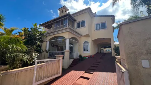 Casa de Condomínio com 3 Quartos para alugar, 250m² no Alphaville - Lagoa dos Ingleses, Nova Lima