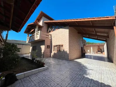 Sobrado com 3 Quartos à venda, 345m² no Balneario Gaivotas, Itanhaém