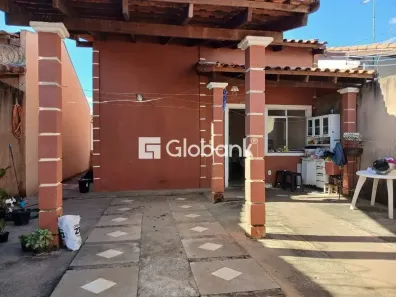 Casa com 3 Quartos à venda, 71m² no Loteamento Novo Jaraguá, Montes Claros