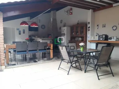 Casa com 3 Quartos à venda, 252m² no Parque Novo Mundo, Americana