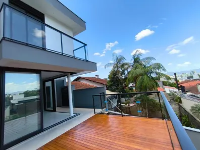 Sobrado com 3 Quartos à venda, 168m² no Saguaçu, Joinville
