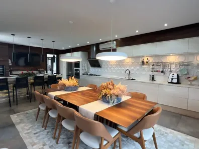 Casa de Condomínio com 4 Quartos para alugar, 376m² no Santa Regina, Camboriú