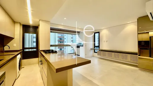 Apartamento com 2 Quartos para alugar, 85m² no Centro, Florianópolis