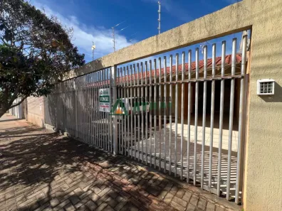 Casa com 3 Quartos à venda, 123m² no Parque Residencial Joaquim Toledo Piza, Londrina