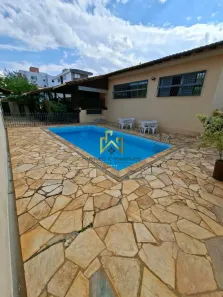 Casa com 4 Quartos à venda, 235m² no Santa Amélia, Belo Horizonte