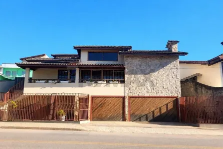 Casa com 4 Quartos à venda, 300m² no Jardim Ipê, Itatiba