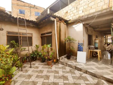 Casa com 8 Quartos à venda, 220m² no Parque São João, Contagem