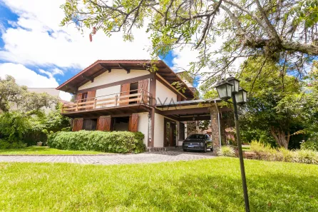 Casa com 7 Quartos à venda, 484m² no Mercês, Curitiba