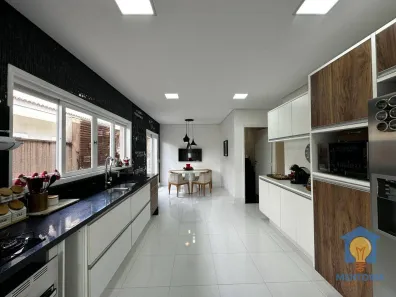 Casa de Condomínio com 3 Quartos à venda, 353m² no Jardim Indaiá, Embu das Artes