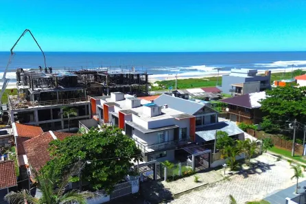 Sobrado com 3 Quartos à venda, 160m² no Albatroz, Matinhos