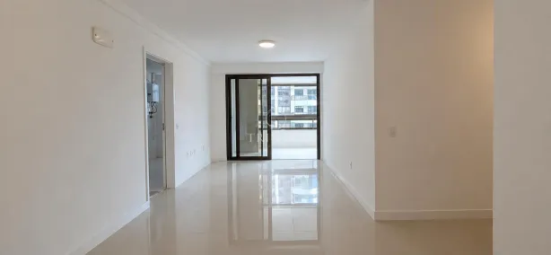 Apartamento com 3 Quartos para alugar, 118m² no Camorim, Rio de Janeiro
